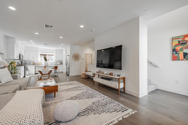 242 Bolt Ct, Hayward, CA 94544