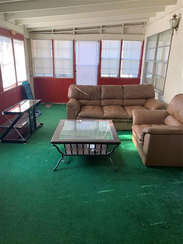 709 W 11TH ST, Elgin, TX 78621