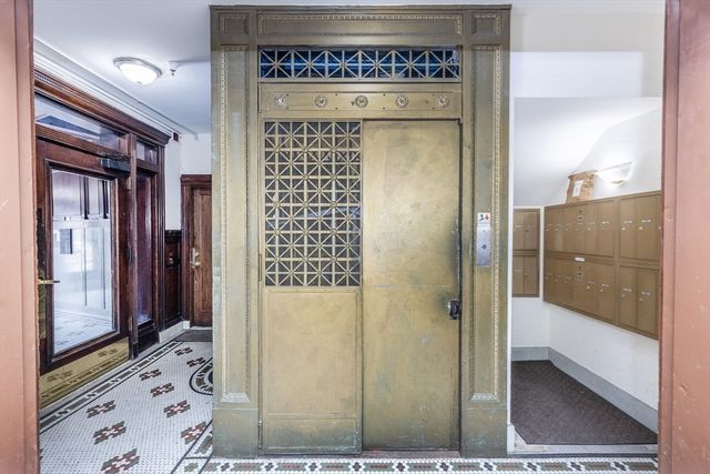 51 Park Drive 5, Boston, MA 02215