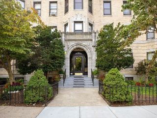 51 Park Drive 5, Boston, MA 02215