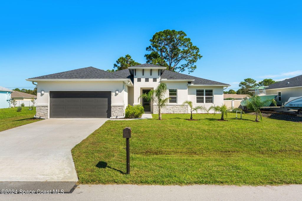 Image 1 of property listing at 355 Wendover Road SW, Palm Bay, FL 32908