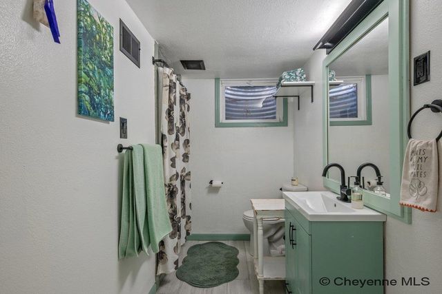 145 HOBBS AVE, Cheyenne, WY 82009