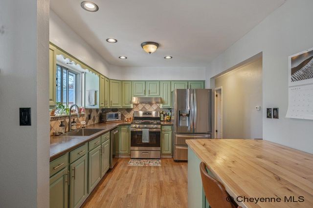 145 HOBBS AVE, Cheyenne, WY 82009