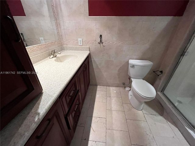 12713 SW 70th Ln, Miami, FL 33183