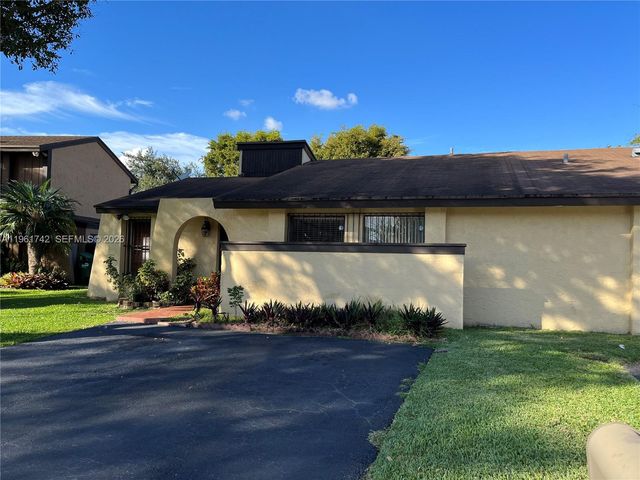 12713 SW 70th Ln, Miami, FL 33183