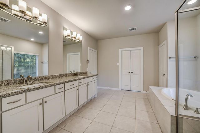 15 Lantana Trail, Spring, TX 77382