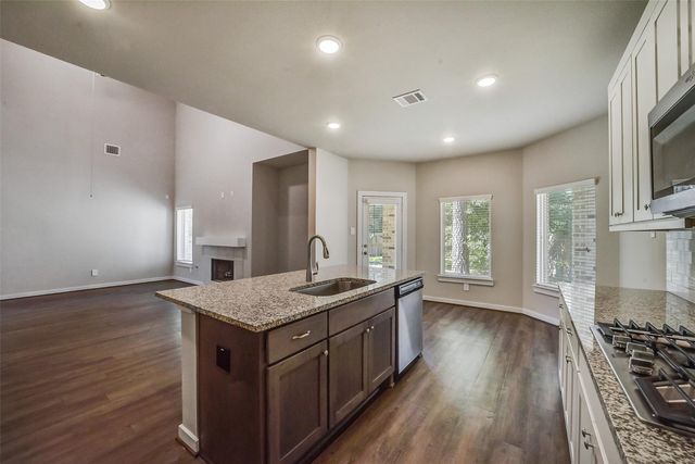 15 Lantana Trail, Spring, TX 77382