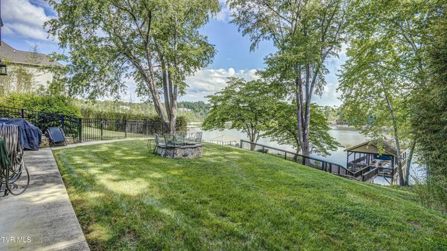212 Lake Meadow Drive, Gray, TN 37615