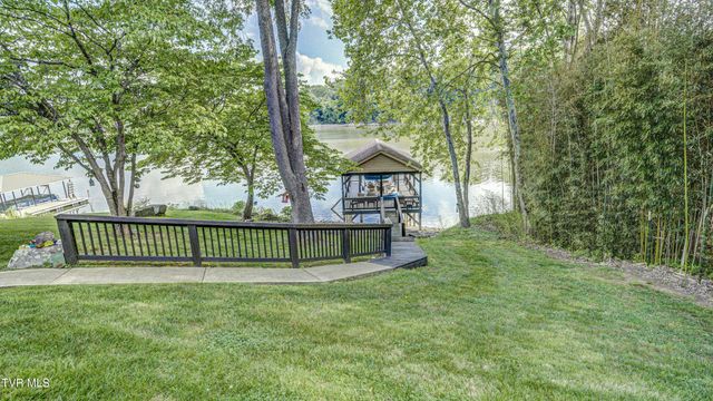 212 Lake Meadow Drive, Gray, TN 37615