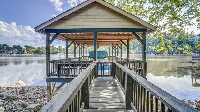 212 Lake Meadow Drive, Gray, TN 37615
