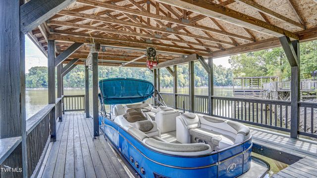 212 Lake Meadow Drive, Gray, TN 37615