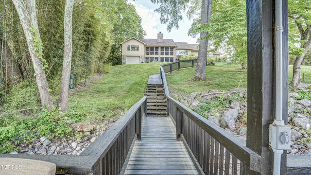 212 Lake Meadow Drive, Gray, TN 37615