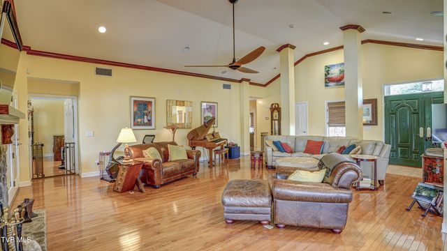 212 Lake Meadow Drive, Gray, TN 37615