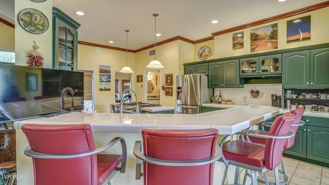 212 Lake Meadow Drive, Gray, TN 37615