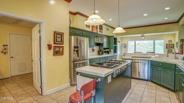212 Lake Meadow Drive, Gray, TN 37615