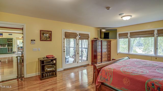 212 Lake Meadow Drive, Gray, TN 37615