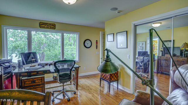 212 Lake Meadow Drive, Gray, TN 37615