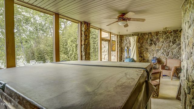 212 Lake Meadow Drive, Gray, TN 37615