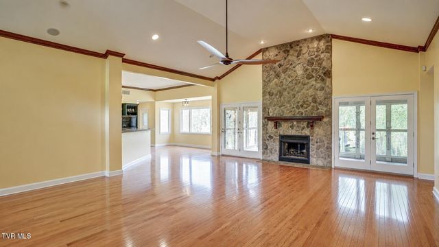 212 Lake Meadow Drive, Gray, TN 37615