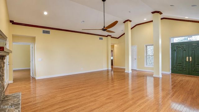 212 Lake Meadow Drive, Gray, TN 37615