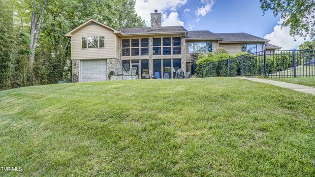212 Lake Meadow Drive, Gray, TN 37615