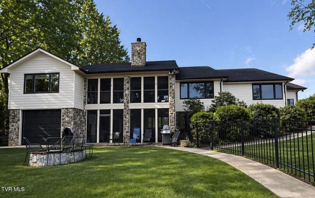 212 Lake Meadow Drive, Gray, TN 37615