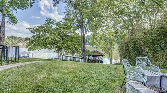 212 Lake Meadow Drive, Gray, TN 37615