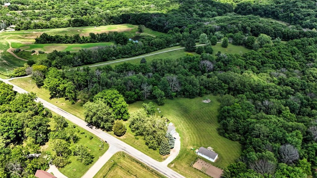 Anchorage Rd NE, Solon, IA 52333