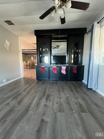 3535 Stine Rd 69, Bakersfield, CA 93309