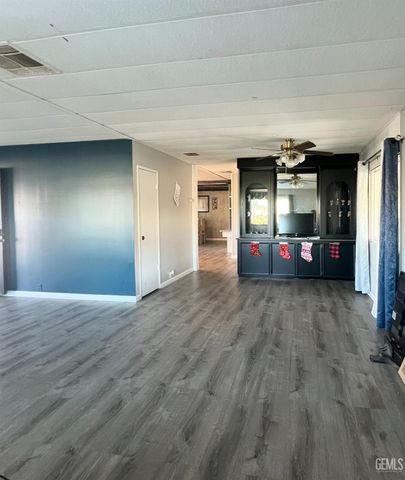 3535 Stine Rd 69, Bakersfield, CA 93309