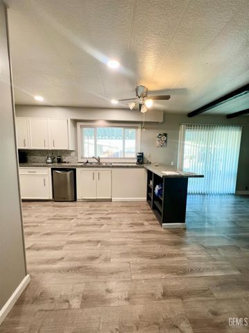 3535 Stine Rd 69, Bakersfield, CA 93309