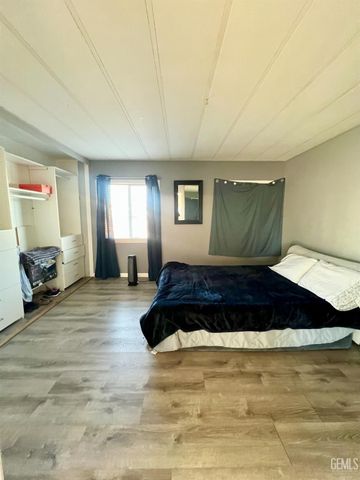 3535 Stine Rd 69, Bakersfield, CA 93309