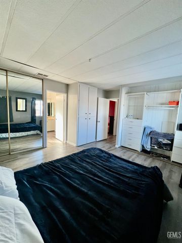 3535 Stine Rd 69, Bakersfield, CA 93309