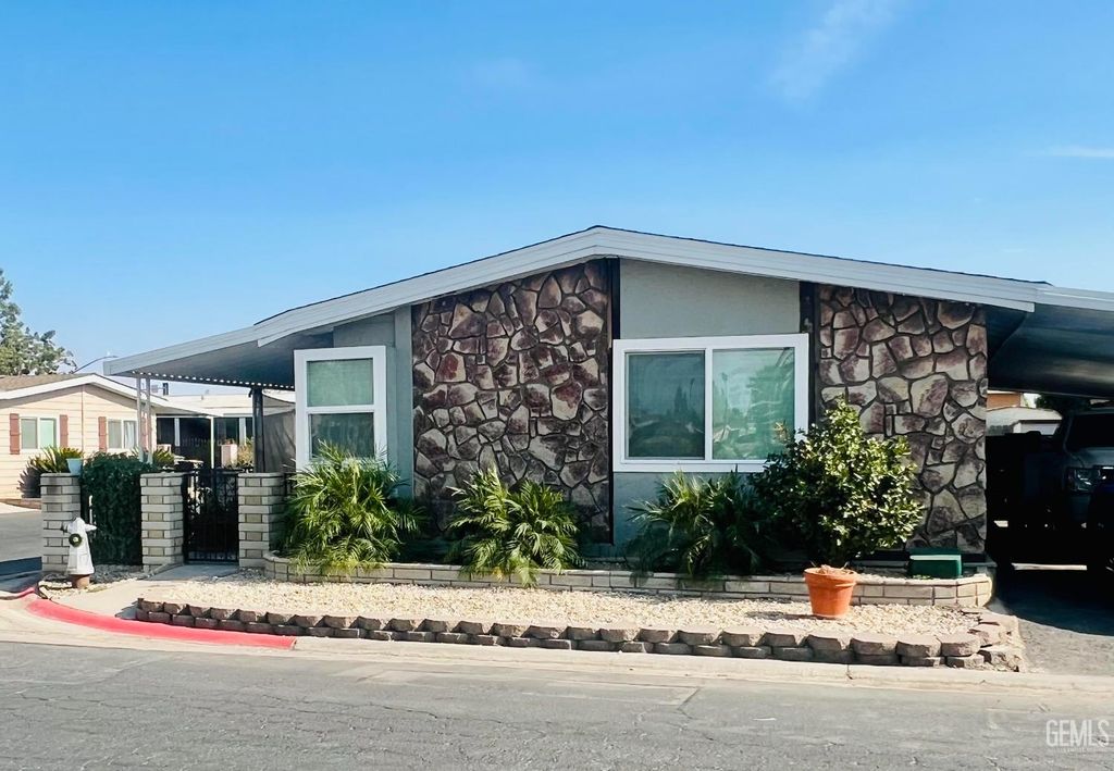 3535 Stine Rd 69, Bakersfield, CA 93309