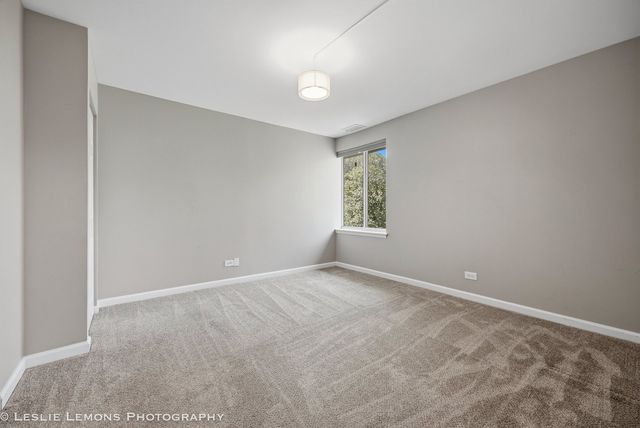 5801 Oakwood Drive F, Lisle, IL 60532