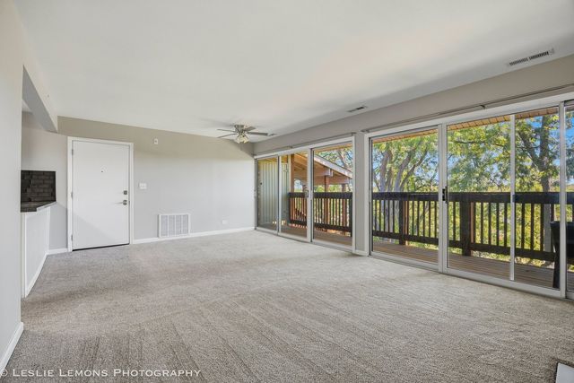 5801 Oakwood Drive F, Lisle, IL 60532