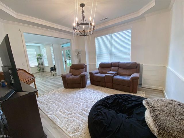2504 Calabria Dr DR, Chesapeake, VA 23323