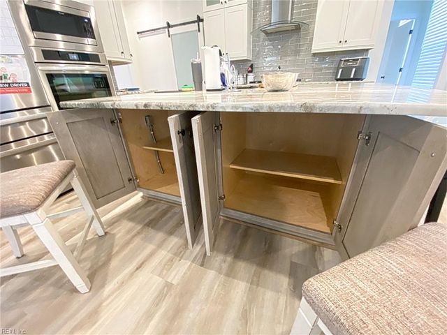 2504 Calabria Dr DR, Chesapeake, VA 23323