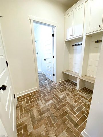 2504 Calabria Dr DR, Chesapeake, VA 23323