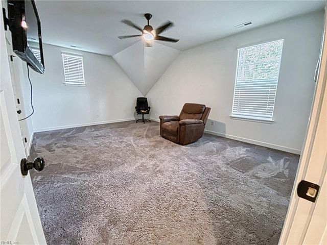 2504 Calabria Dr DR, Chesapeake, VA 23323