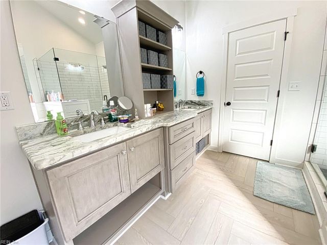 2504 Calabria Dr DR, Chesapeake, VA 23323