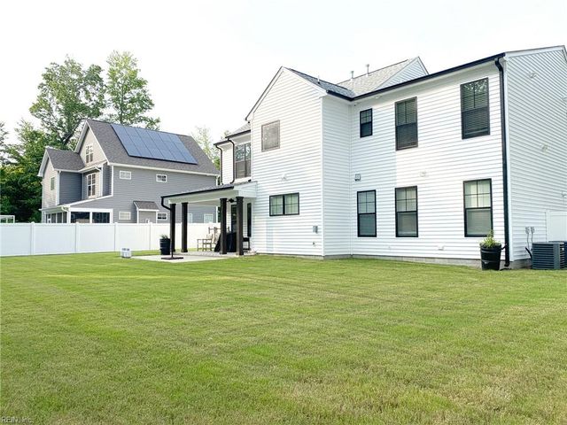 2504 Calabria Dr DR, Chesapeake, VA 23323