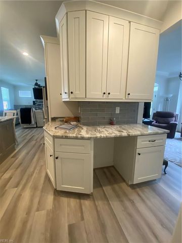 2504 Calabria Dr DR, Chesapeake, VA 23323