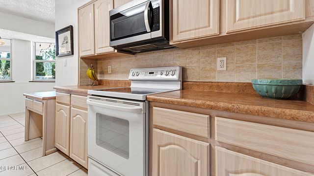 6612 CAMINO FUENTE Drive, El Paso, TX 79912