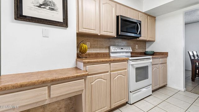 6612 CAMINO FUENTE Drive, El Paso, TX 79912