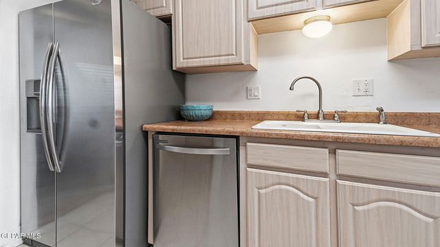 6612 CAMINO FUENTE Drive, El Paso, TX 79912
