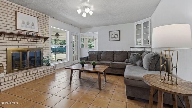 6612 CAMINO FUENTE Drive, El Paso, TX 79912