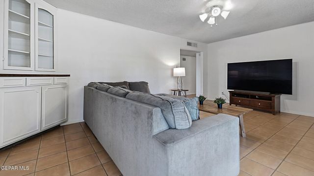 6612 CAMINO FUENTE Drive, El Paso, TX 79912