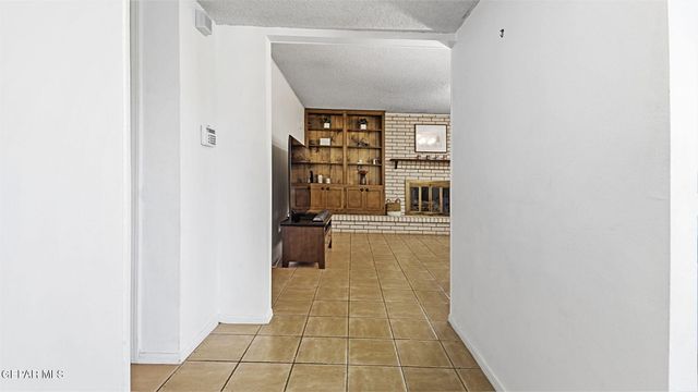 6612 CAMINO FUENTE Drive, El Paso, TX 79912