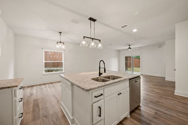 4912 Ridglea Lane, Fort Worth, TX 76116